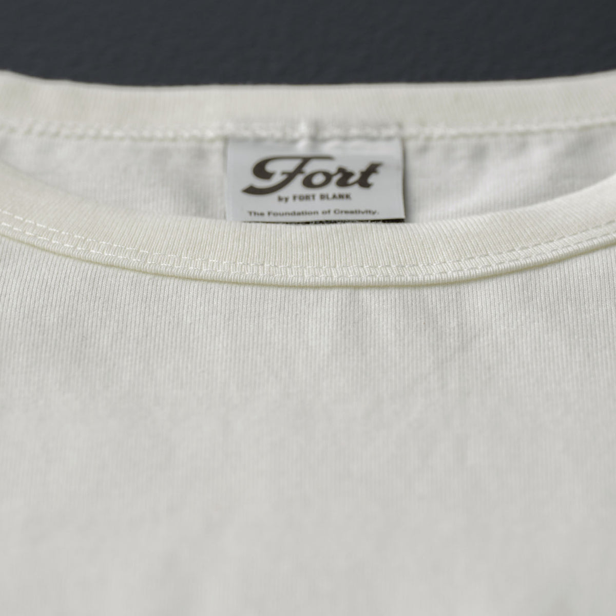 バインダーネック Tシャツ