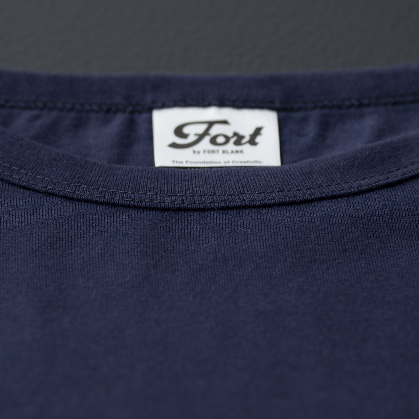 バインダーネック Tシャツ